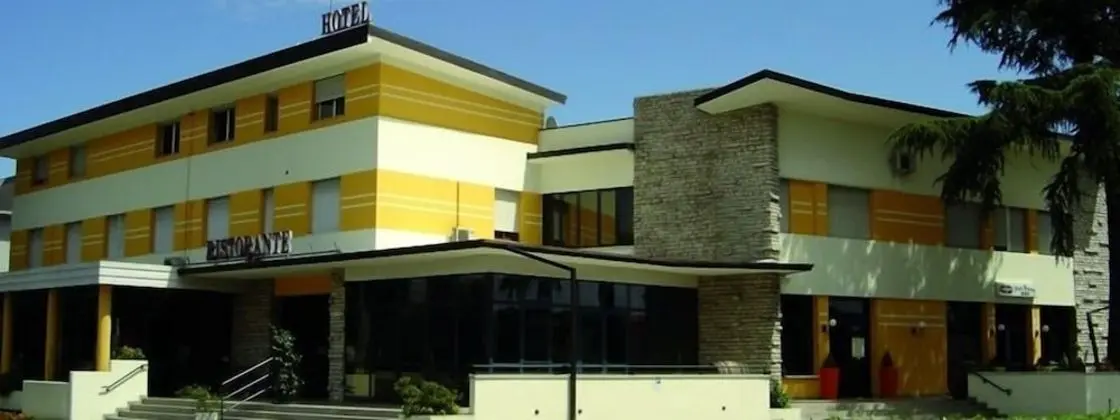 Hotel Mirella & Ristorante Don Bacco - Dış Mekan