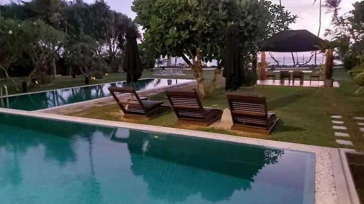 Mirissa Beach Villa - Havuz
