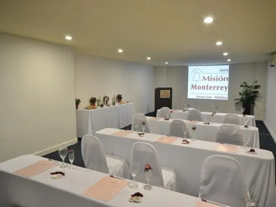 Misión Monterrey Centro Histórico - İş / Konferans