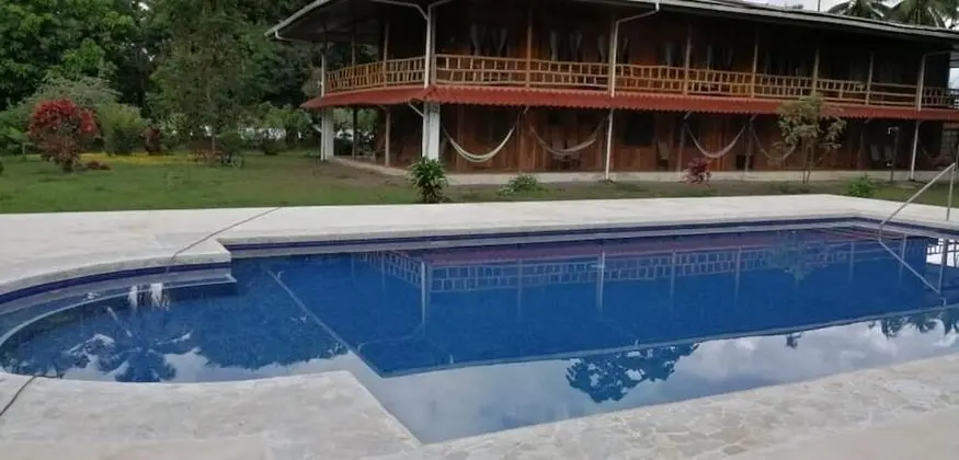 Miss Junies Lodge - Havuz