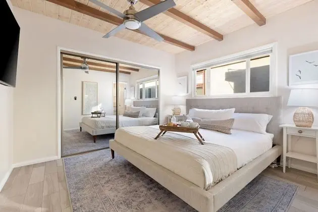 Mission Point 2 by Avantstay Mission Beach Home w/ Large Balcony Steps to Beach! - İç Mekan