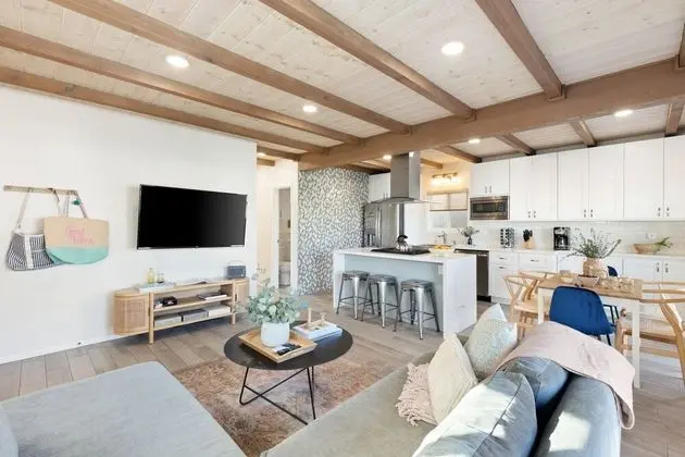 Mission Point Buyout by Avantstay Two Unit Buyout w/ Patio, Fire Pit & Close to Beach! 6bdrs - İç Mekan