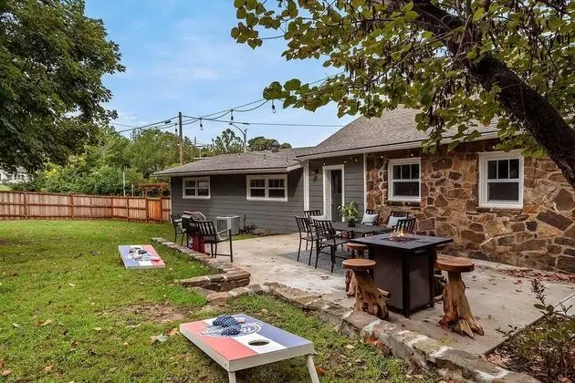 The Mission Rock House - Historic DT Fayetteville Home - HOT Tub! - Yerinde Yemek