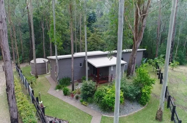 Mistinthegumtrees Eco Luxury Cabins - 1