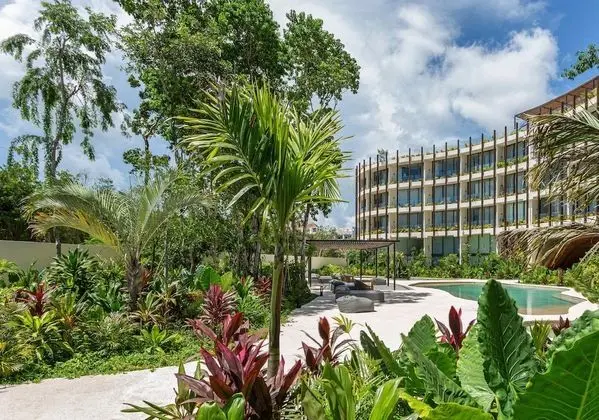 Mistiq Gardens