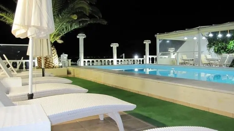 Mistral Apartments Aegina - Havuz