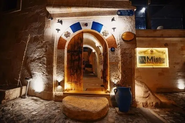 Misty Cave Hotel - Lobi