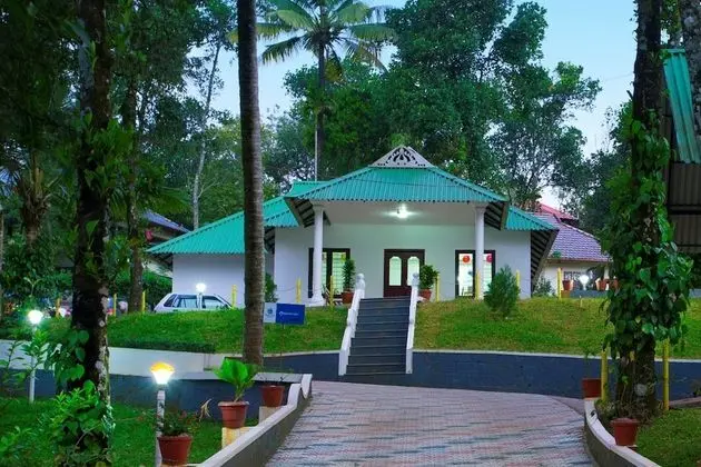 Misty Lake Resort