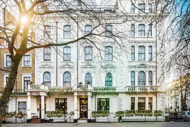 Mitre House Hotel - 1