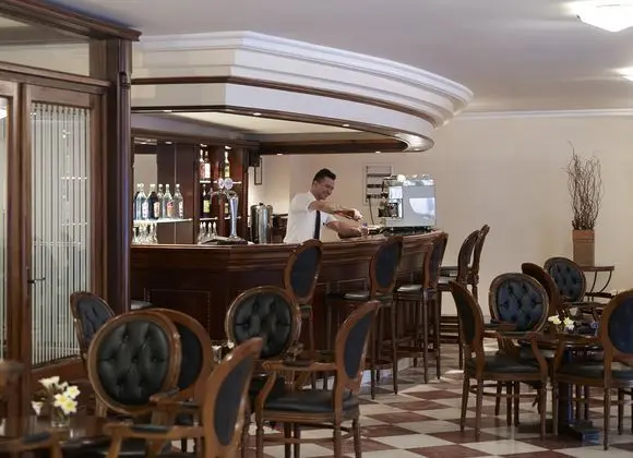 Mitsis Petit Palais Beach Hotel - Bar