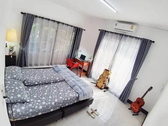 Mj House Stay with guest and host