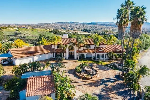 Moana by Avantstay Prvt Oasis w/ Scenic Views Tiki Bar & Pool w/ Water Slide