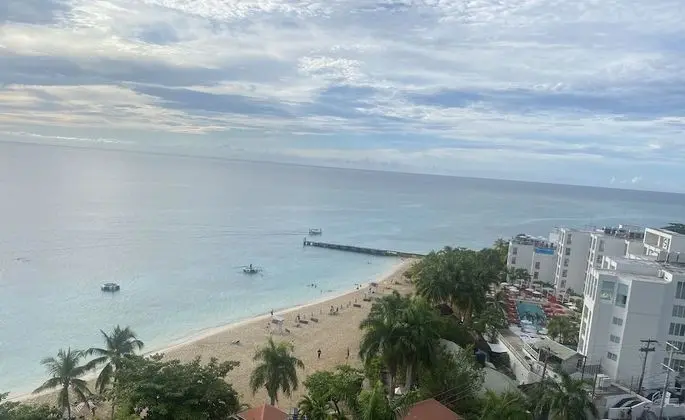 Mobay Club Condominium