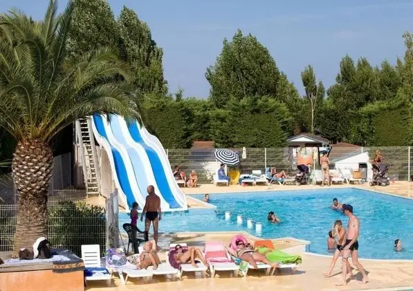 Mobile Home 3 chambre clim TV camping 4