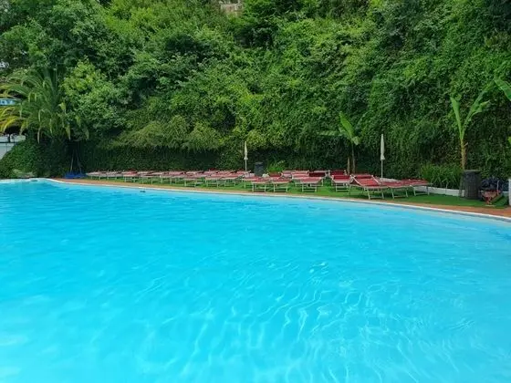 Mobilhome Near Rome, in a Park With Communal Swimming Pool - Havuz