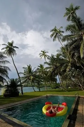 Villa Modarawaththa - Havuz