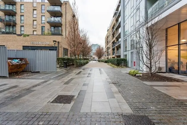 Modern 1 Bedroom Apartment Near Canary Wharf With Balcony - Dış Mekan