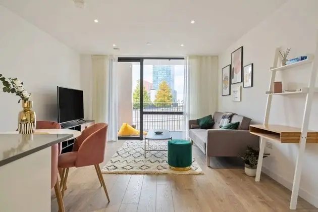 Modern 1 Bedroom Apartment Near Olympic Park - Oda Düzeni