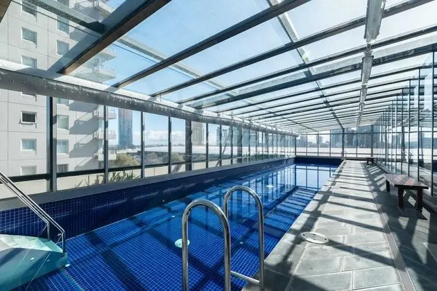 Modern 1 Bedroom Apartment in Southbank - Havuz