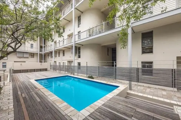Modern 1 Bedroom in De Waterkant With Table Mountain Views - Havuz