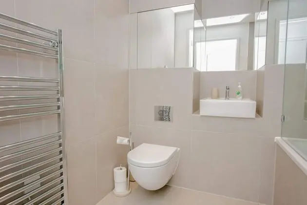 Modern 1 Bedroom Flat in Wandsworth - Banyo Tipleri