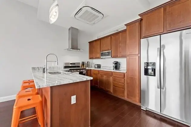 Modern 1 Bedroom Next Door to PPG Arena - Mutfak