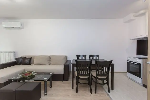 Modern 1bdr Apartment Near Center - Free Parking - İç Mekan