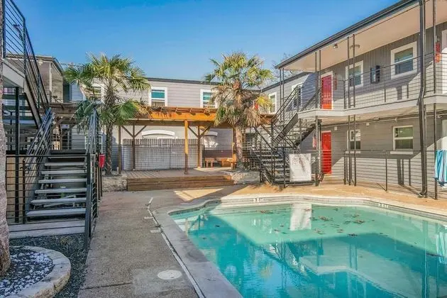 Modern 1BR Near UT Hyde Park Evonify