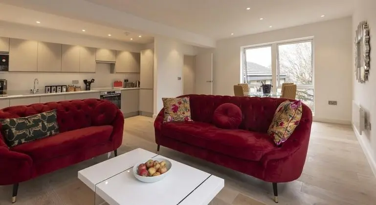 Modern 2 Bed 2 Bath Apartment With Private Parking in Prime Bath Residential Area