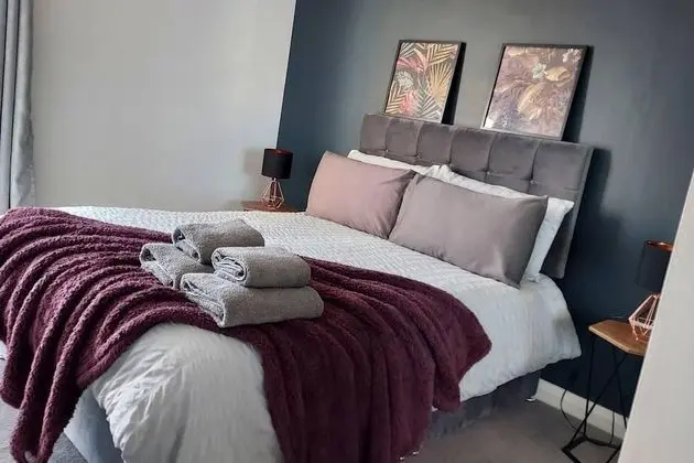Modern 2 bed Apartment, City Centre, Wifi