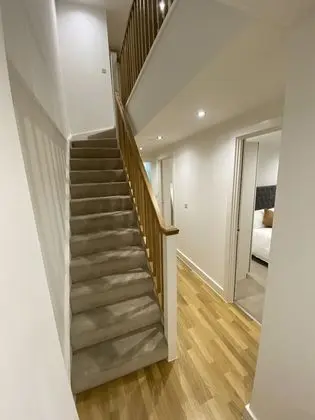 Modern 2 Bed Apartment With Juliet Balcony - DHB Stays - İç Mekan