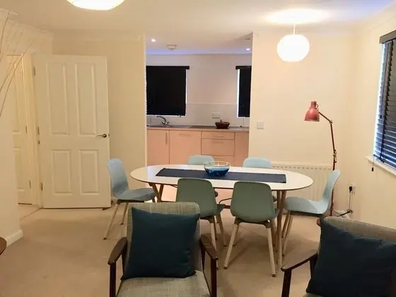 Modern 2 Bed Apartment in Southampton - İç Mekan