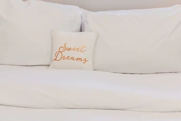 Modern 2 bed Flat, West Kensington, Sleeps 4