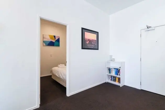 Modern 2 Bedroom Apartment in Auckland CBD With Parking - Oda