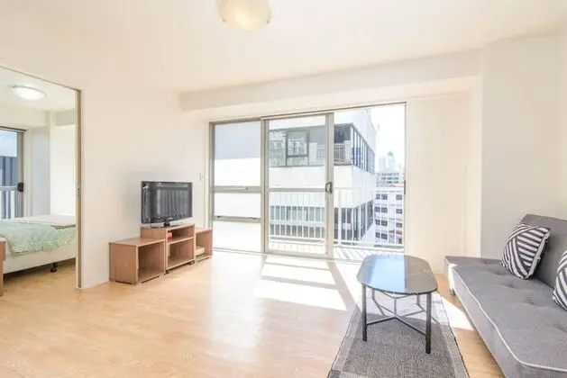 Modern 2 Bedroom Apartment in the CBD