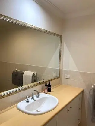 Modern 2 Bedroom Apartment in Perth - Banyo Tipleri