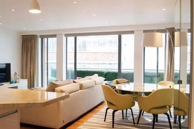 Modern 2 Bedroom With Balcony Near Oxford Street - Oda Düzeni