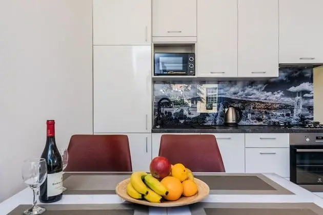 Modern 2bdr Apartment in Old Town- Best Location - Mutfak