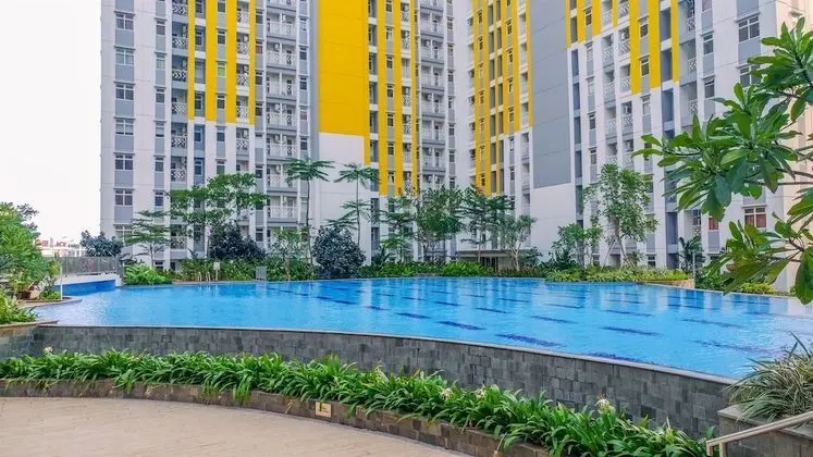 Modern 2BR Apartment for 4 Pax at Springlake Summarecon