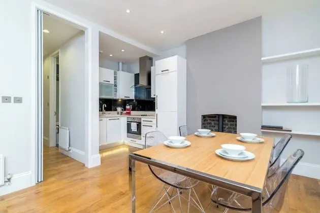 Modern 2BR Home in Dalston W/balcony, Fits 4