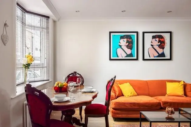 Modern 3-bed 2-bath House in Belgravia