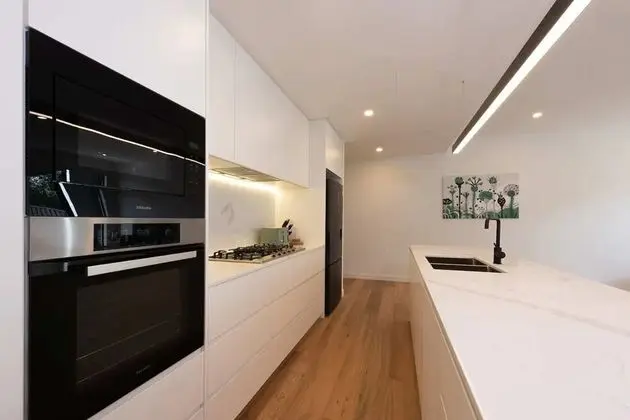 Modern 3 Bedroom Getaway Next to Chadstone - Mutfak
