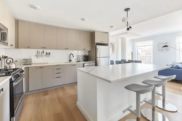 Modern 3 BR Loft -shared Deck - gym - Mins to NYC - Oda