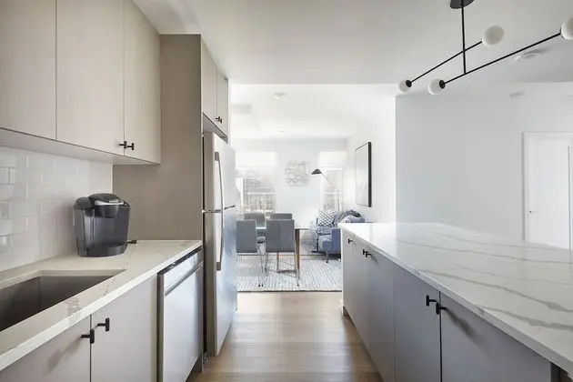 Modern 3 BR Loft -shared Deck - gym - Mins to NYC - Oda