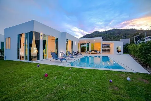 Modern 3 BR Private Pool Villa PMK-A1