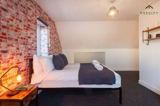 Modern 3-Storey Apartment & Free Parking - Oda