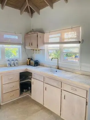 Modern 3bed House in the Heart of Swetes Village - Mutfak