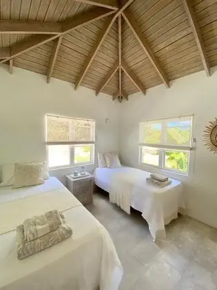Modern 3bed House in the Heart of Swetes Village - Oda