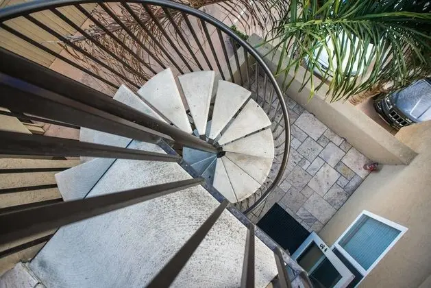 Modern 3br/3ba PB Home w/ Rooftop by Domio - İç Mekan