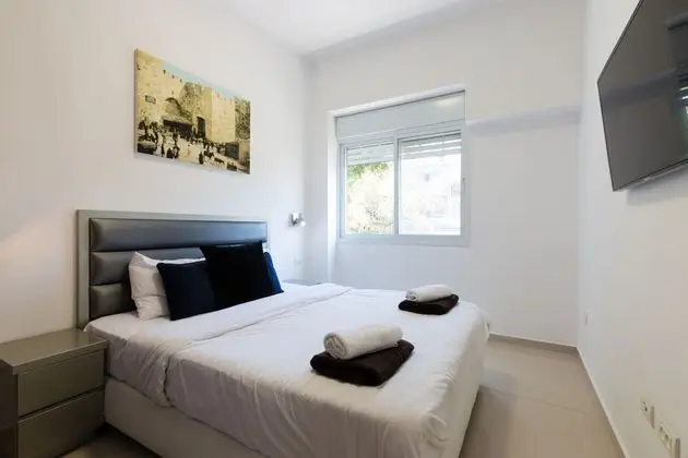 Modern 3BR 5 Min to Beach - İç Mekan